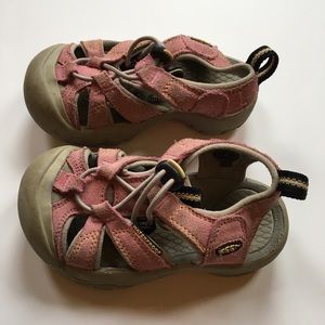 KEEN sandals.  VGUC.  Pink leather.  9 toddler.